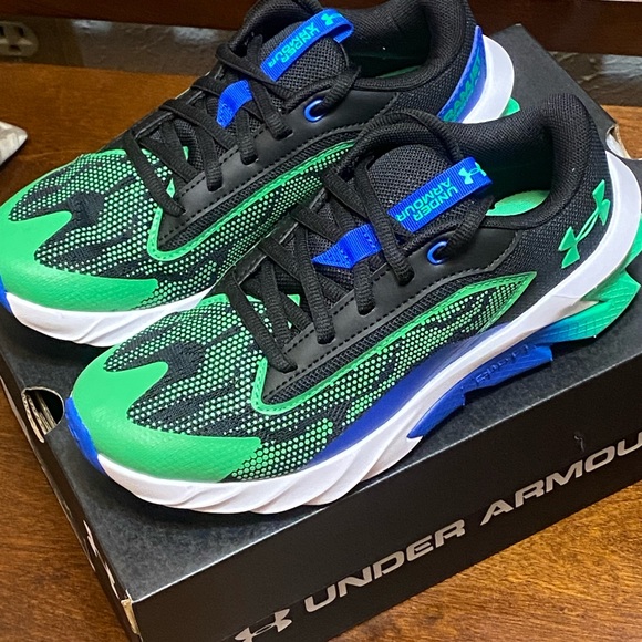 UNDER ARMOUR BGS CHARGED SCRAMJET 4 Big Kids - Picture 2 of 8